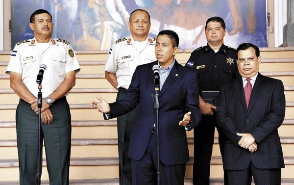 Fe y devoción de hondureños en solemne procesión del Vía Crucis
