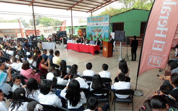 La escuela más amigable con el ambiente es.....