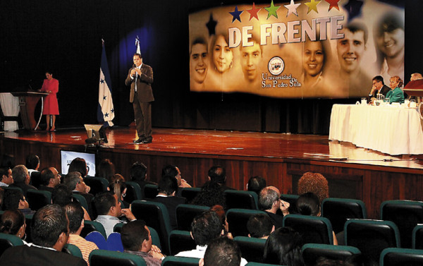 Precandidatos presidenciales nacionalistas exponen propuestas educativas