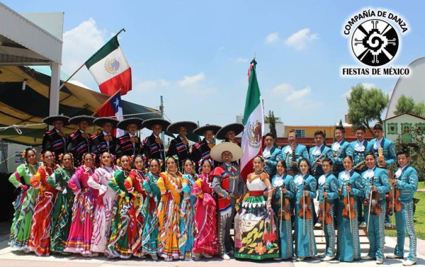 Oro Lenca realiza exitosa gira folclórica en México