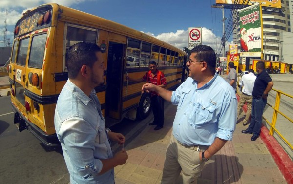 El director de Transporte padece suplicio del servicio