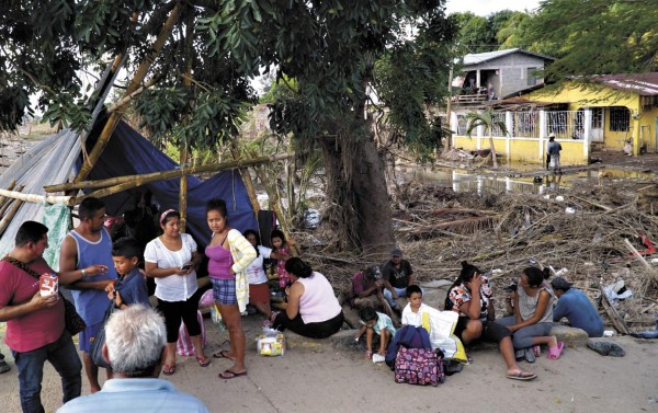 Más de 90,000 hondureños todavía están en albergues