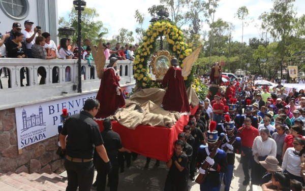 FOTOS: Procesión de la Virgen de Suyapa en la capital de Honduras