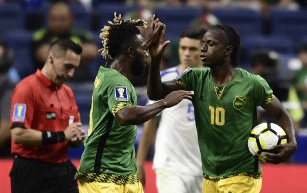 Jamaica y El Salvador empatan 1-1 y ambos pasan a cuartos de final de Copa Oro