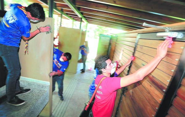 Voluntarios le regalan oxígeno al Juana Laínez