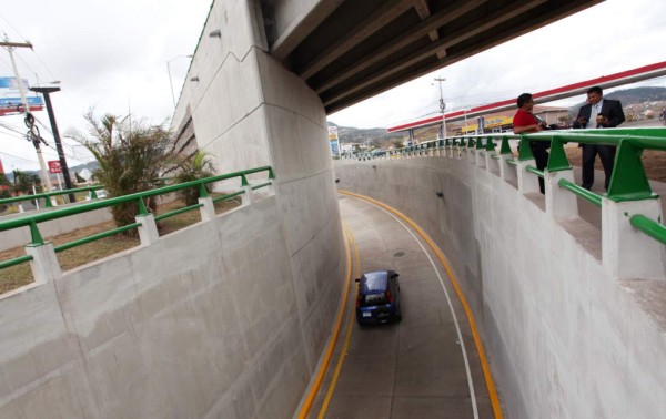 Cerrarán acceso en túnel del puente Paz y Esperanza del bulevar Sayapa