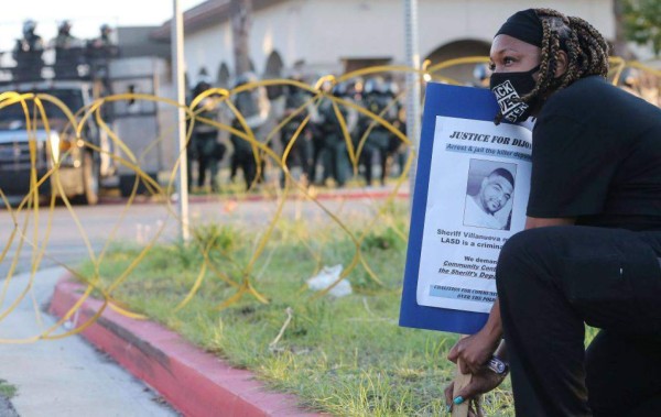 ¡Sigue la brutalidad policial! otro afroamericano asesinado con saña en EEUU (FOTOS)
