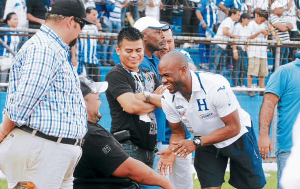 David Suazo tendrá partido de homenaje en Honduras
