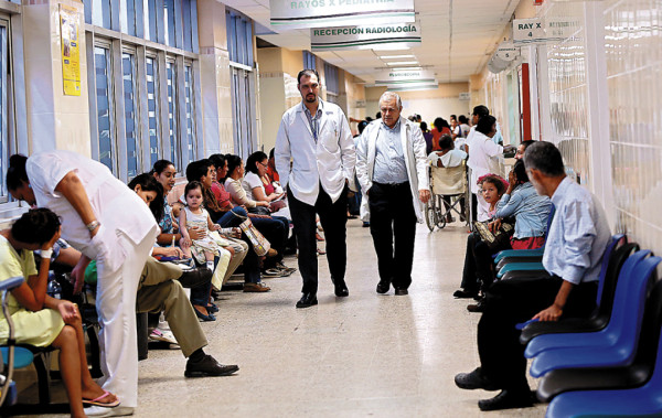 Levantan 24 actas de descargo a médicos