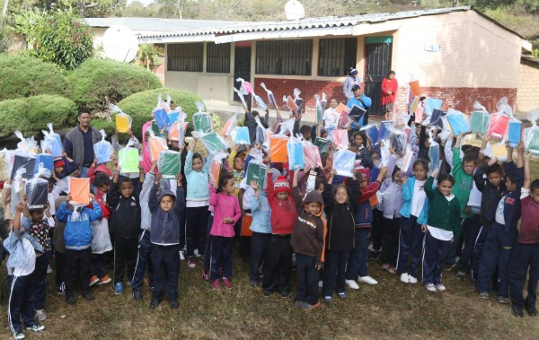 Soli-Diario llena de esperanza a los niños de la aldea La Sabana