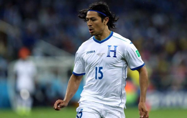 La FIFA abre proceso disciplinario contra jugador hondureño Roger Espinoza