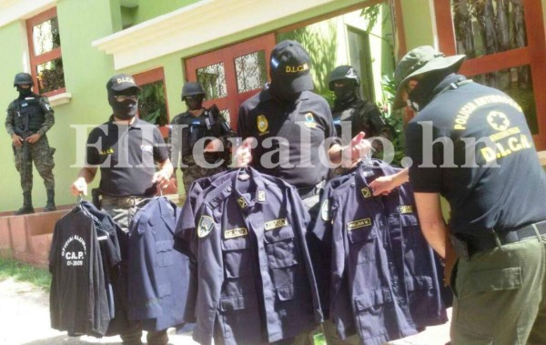 Así de lujosas son casas de policías vinculados a narcos