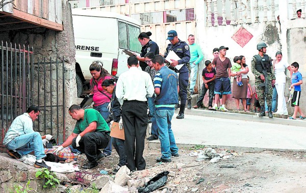 Acribillan a balazos a guardaespaldas de una abogada