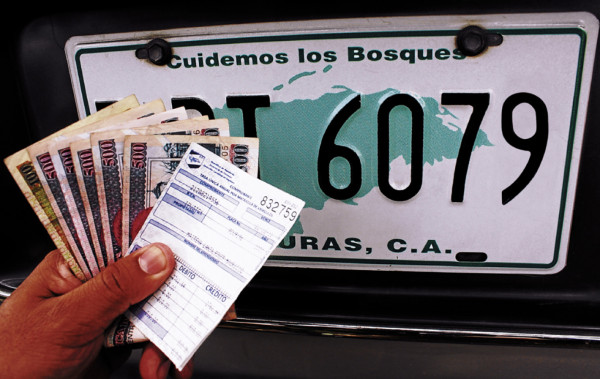 Matricule su vehículo y evite multas