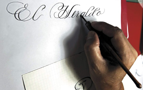 Maestro de los versos, la pluma y el tintero