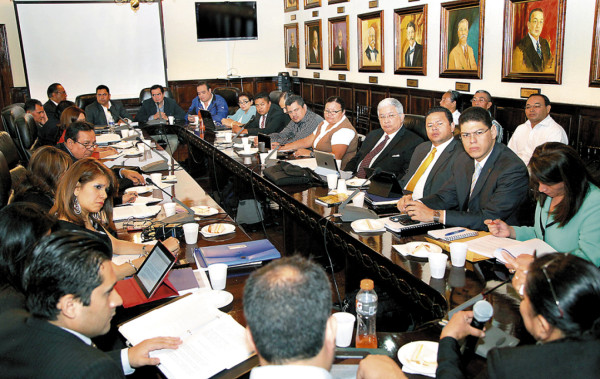 Flexibilizan plazo para elección de nuevos fiscales