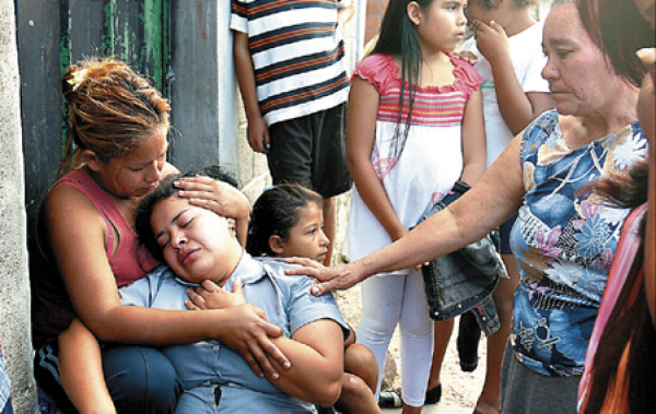 Supuestos sicarios acribillan a un operario de maquila