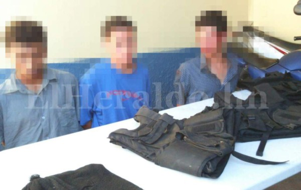 En fuerte tiroteo capturan a siete presuntos pandilleros de la 18 en el bulevar FFAA