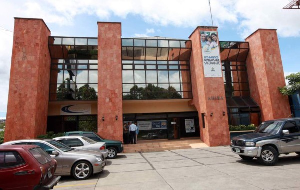 Proyectan caida de utilidades bancarias