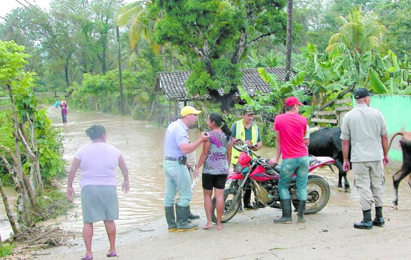 Primeras lluvias generan inundaciones en El Paraíso