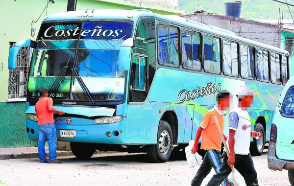 Tercer atentado contra buses interurbanos
