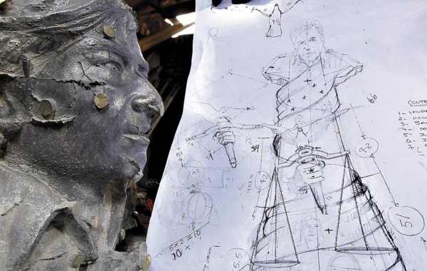 Busto en bronce perpetuará legado de Landaverde