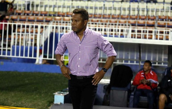 Futbolista, técnico y ahora comentarista: las otras facetas de Carlos Pavón