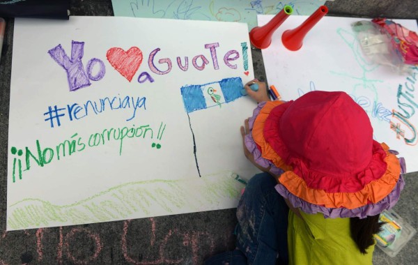 Pide fin a la inmunidad de Otto Pérez