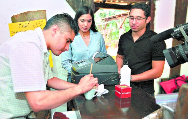 Lienzo y pincel con sabor a café en Honduras
