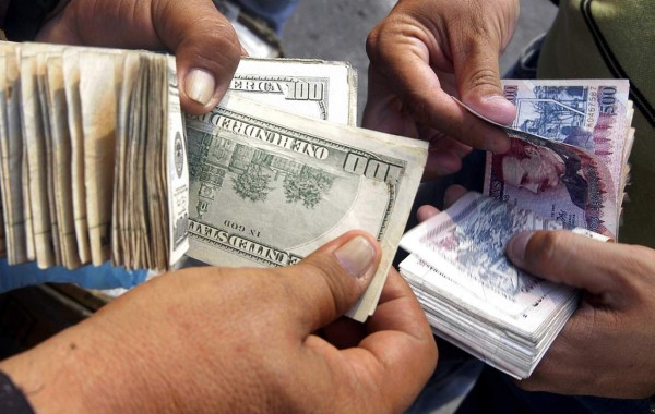 Hondureños han enviado 5% menos dólares este año
