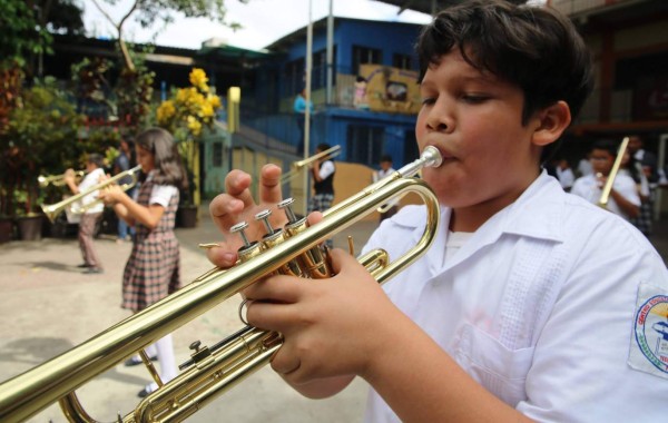Una banda con talento y movimiento prepara el Instituto Santa Mónica