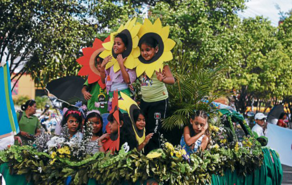 Estudiantes de básica y prebásica festejan el Día del Ambiente en la capital de Honduras