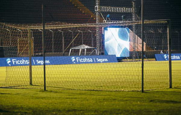 El Estadio Nacional cobra vida con modernas vallas