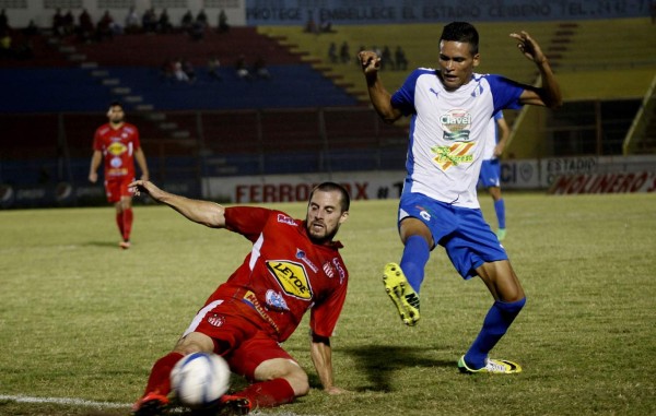 Noche mágica para Riascos con hat trick ante el Honduras