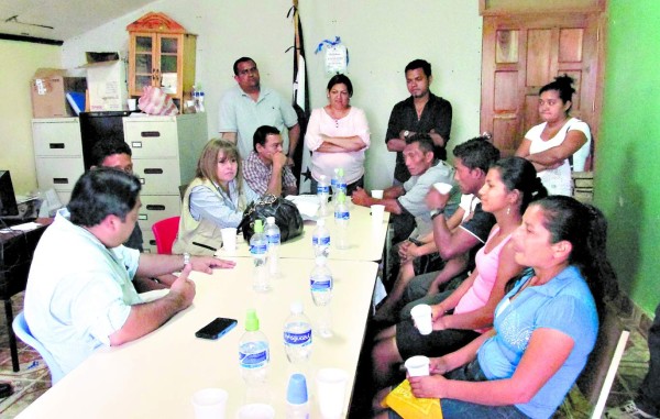 Gobierno inicia diálogo con familiares de mineros para iniciar obras sociales
