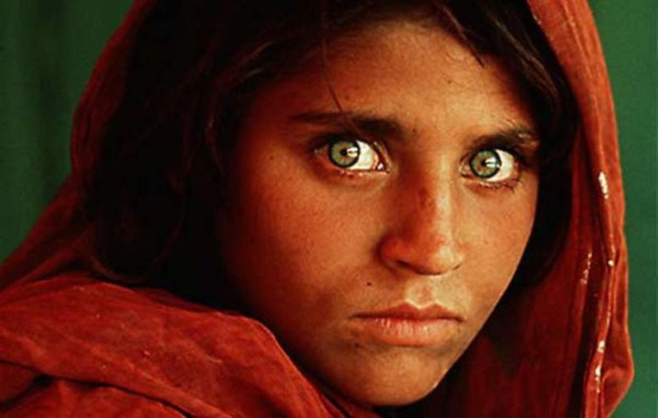 La afgana de ojos verdes de National Geographic detenida en Pakistán