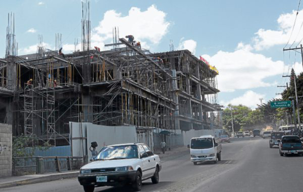 Construcción de City Mall genera unos 9,500 empleos