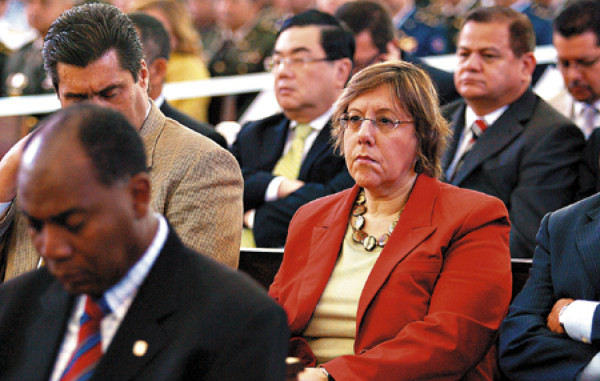 Estados Unidos analiza el retorno del Cuerpo de Paz a Honduras, anuncia Lisa Kubiske