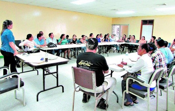 Honduras: Danlí recibirá mayor apoyó en educación para 2015