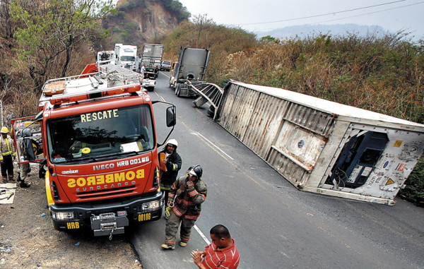 Dos muertos y tres heridos en aparatoso accidente en Sabanagrande