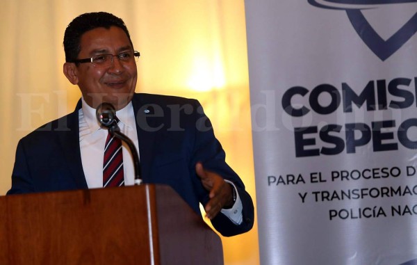 Despedidos 628 efectivos en proceso de depuración de la policía de Honduras