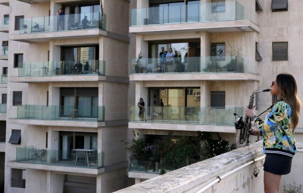 Entierros sin familia, cursos online y calles vacías: los efectos del coronavirus