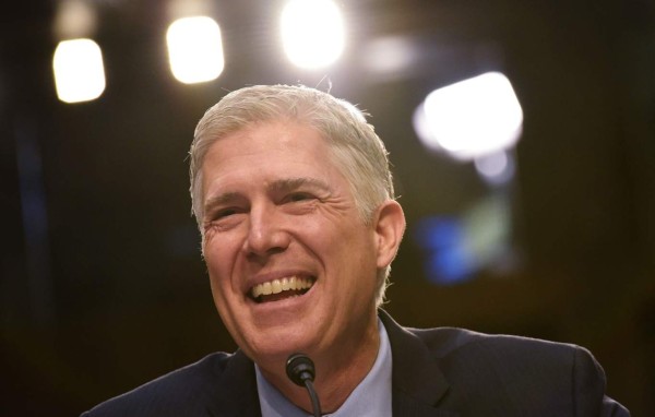 Senado de EEUU confirmó a Neil Gorsuch como juez de la Suprema Corte
