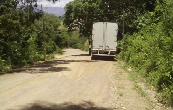 Encuentran abandonado furgón supuestamente del subcomisionado Jorge Alberto Barralaga