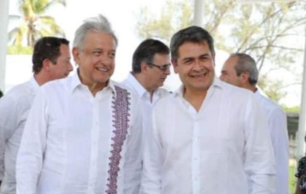 FOTOS: Risas y complicidad entre Juan Orlando y López Obrador, durante encuentro en México