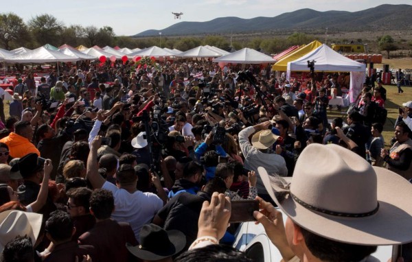 Video: Se arma zafarrancho en la fiesta de la quinceañera Rubí