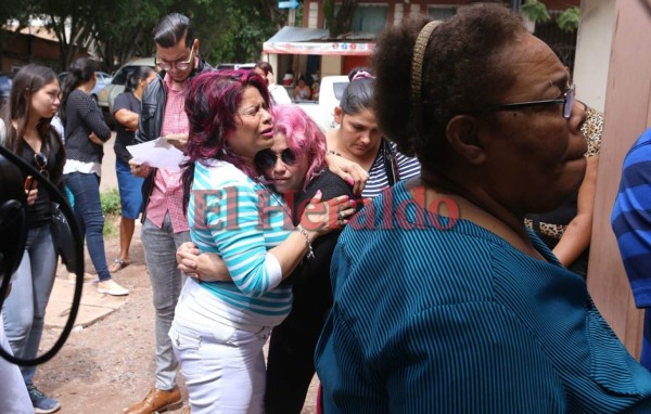 Doloroso momento cuando familiares reclamaron cuerpo del niño soterrado en Los Llanos