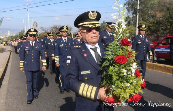 Bomberos rinden honor a la Virgen de Suyapa