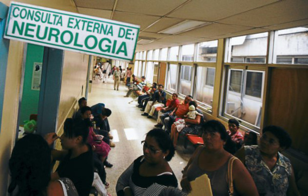 Especialistas paralizan consulta externa en hospital Escuela