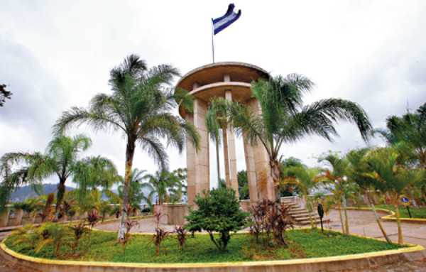 Inicia la construcción del parque Cerro Juana Laínez